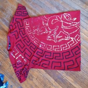 This a men short sleeve shirt